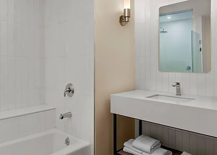Hilton Garden Guanacaste Airport Hotel 3*